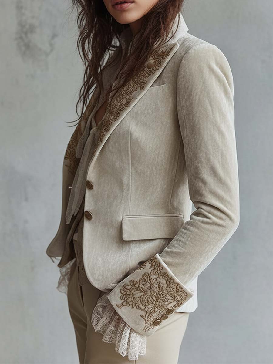Caroline Ivoorkleurige Geborduurde Tailleur Blazer