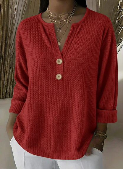 Lucie Gegolfd Henley T-shirt met Knopen