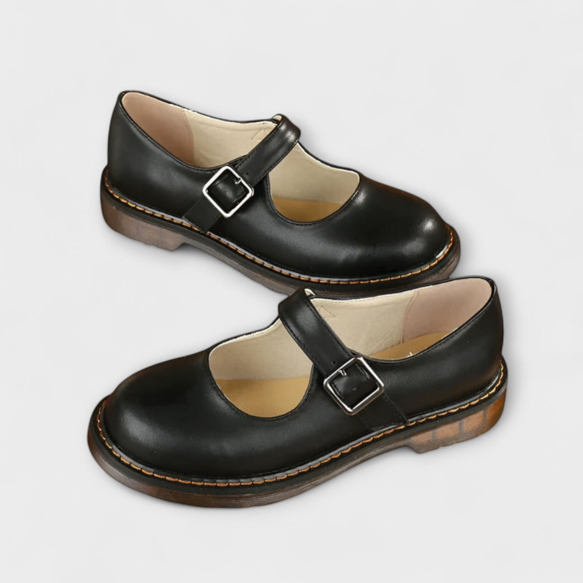 Claire Loafers met Siernaden en Gesp